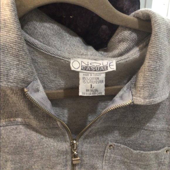 Grey top, free with purchase - Picture 3 of 3